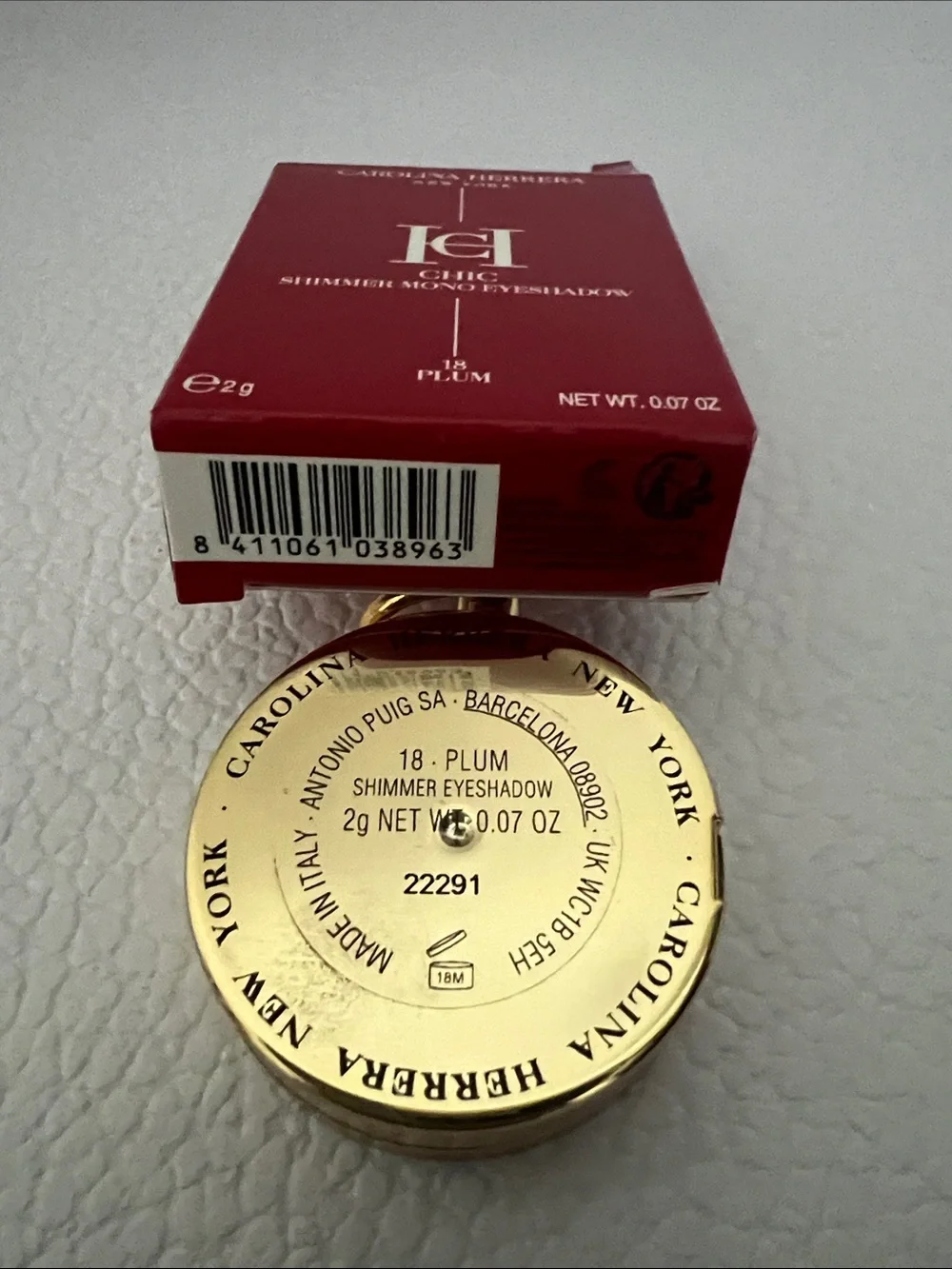 Carolina Herrera Eyeshadow Compact in Plum